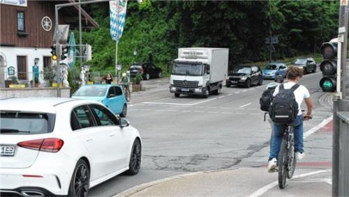„Der Zeitplan ist sportlich“ – An der Innbrücke stehen Sanierungsarbeiten an. Das Staatliche Bauamt Rosenheim hofft auf gutes Wetter. Foto Schlecker