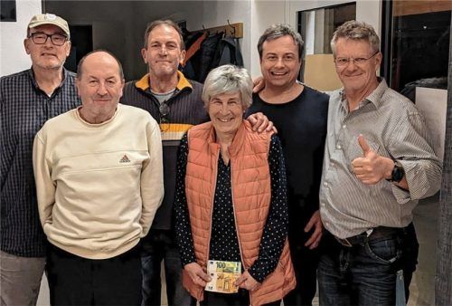 Die besten Kartenspieler: Helmut Materna, Hermann Renoth, Jürgen Erber, Elfriede Egglseder, Markus Voggenreiter und Andi Krischke.