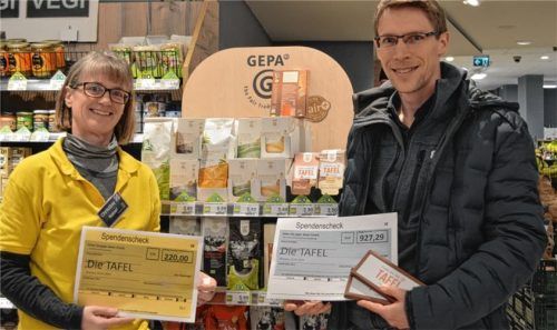 Die Edeka-Märkte, hier mit der Grassauer Leiterin Christine Naber, unterstützen die von Sebastian Noichl iniitierte Aktion „Tafel für die Tafel“.Foto eder