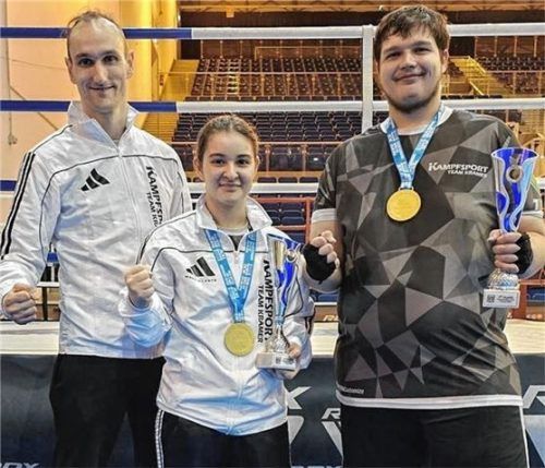 Die erfolgreichen Kickboxer des Kampfsport-Teams Kramer: Trainer Michael Kramer, Sara Orhan und Anis Glamocic (von links).Foto re