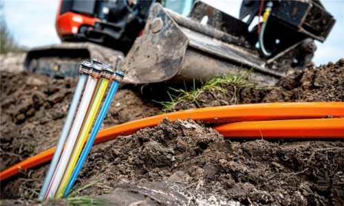 Die Gemeinde Prien hat den Haushaltsplan beschlossen und möchte in 2024 unter anderem viel Geld in den Breitbandausbau investieren. Foto dpa