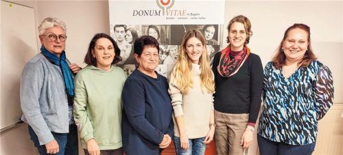 Die neue Vorstandschaft (von links): Kassenprüferin Ilse Preisinger-Sontag, Bevollmächtigte Claudia Hausberger, stellvertretende Vorsitzende Agathe Langstein, Schatzmeisterin Andrea Speckbacher, Vorsitzende Sophie Sontag-Lohmayer und Schriftführerin Veronika Mück. Foto re