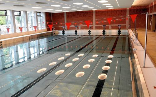 Die Sanierung des Haager Hallenbads wurde mit Kosten von 11,9 Millionen Euro deutlich teurer als gedacht. Foto Bauer