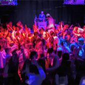 Bunter Schwarz-Weiß-Ball