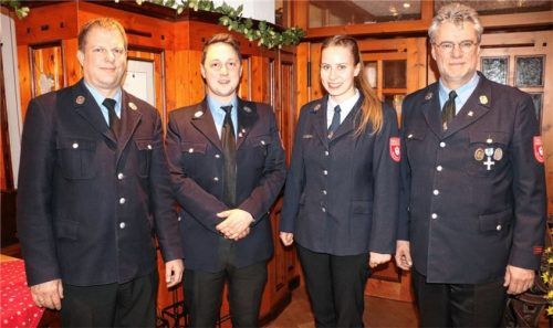 Die Vorstandschaft der Aschauer Feuerwehr: Vorsitzender Werner Grill, Schriftführer Peter Graf, Kassenfrau Katharina Hobelsberger und Zweiter Vorsitzender Christian Deml. Foto Rehberg
