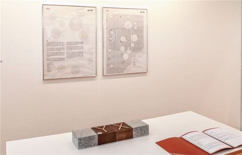 Dieser Siegerentwurf „Quiz“ der Münchner Künstlerin Gabi Obermaier soll bei der Neugestaltung des Maxplatzes in Traunstein umgesetzt werden.Foto  Effner