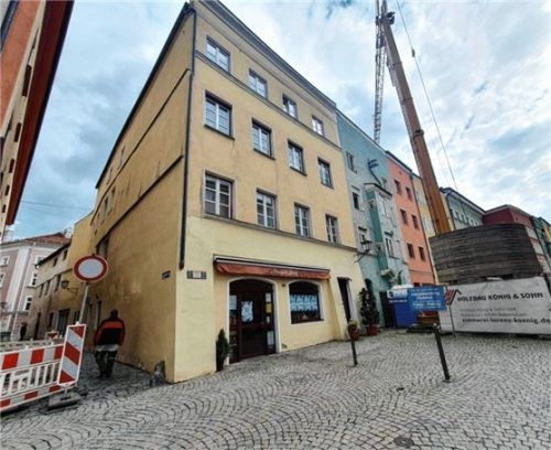 Dieses Gebäude in der Salzsenderzeile sollen künftig Lambrequins optisch aufwerten. Foto mb