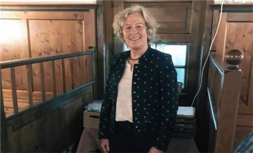 Diplomierte Knospenpädagogin Heidi Huber referiert kenntnisreich über die Heilkraft der Knospen. Foto  Wastl