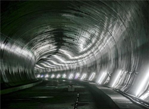 Durch diesen Tunnel geht es künftig an Innsbruck vorbei – wie die Züge dann durchs Inntal rauschen sollen, ist immer noch hochgradig umstritten. Foto STRABAG/BBT-SE/Hetfleisch
