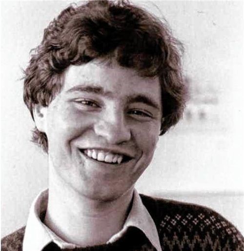 Ein Foto des jungen Konrad Schober aus der Abiturzeitung von 1983.  Hornauer