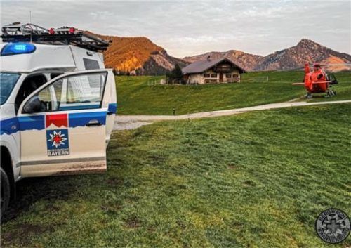 Ein Rettungshubschrauber flog den Patienten zur weiteren Behandlung in ein Krankenhaus. Foto Bergwacht