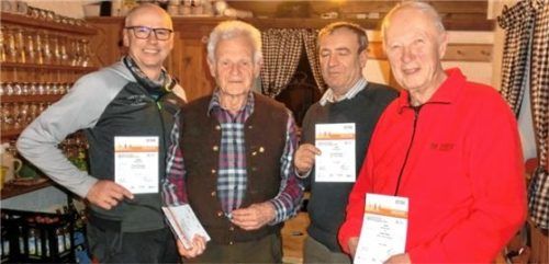 Erhielten eine Ehrenmedaille des Breitensports: (von links) Thomas Rodler, Manfred Krug, Lorenz Knirsch und Peter Rölz. Foto Herbert Berger