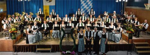 Ernteten für ihre Darbietung lang anhaltenden Applaus: Die Musikkapelle Niederaudorf überzeugte auf der ganzen Linie. Foto Steffenhagen