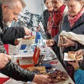 Kuchenverkauf mit klarer Botschaft