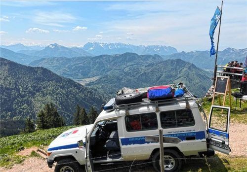 Hilfe in den Bergen: 25-mal bewältigte die Bergwacht Marquartstein Vorkommnisse im eigenen Einsatzgebiet und dreimal wurden Nachbarbereitschaften unterstützt. Foto  Bergwacht Marquartstein