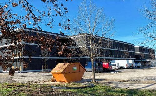 In das neue Bürogebäude im Technologiepark auf dem B&O-Gelände ziehen am 12. April die ersten Mieter des Polizeipräsidiums Oberbayern Süd ein. Foto Lagler