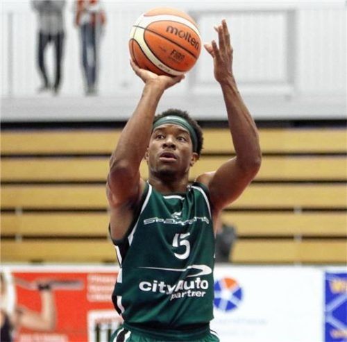 Jguwon Hogges: Der US-Amerikaner will mit seinen Spartans zurück in die 1. Regionalliga. Foto Wolfgang Fehrmann
