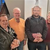 Martin Estermann setzt sich bei Benefiz-Schafkopfen durch