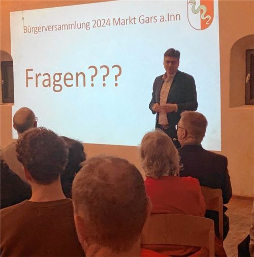 Landrat Max Heimerl bei der Bürgerversammlung.Foto fuchs