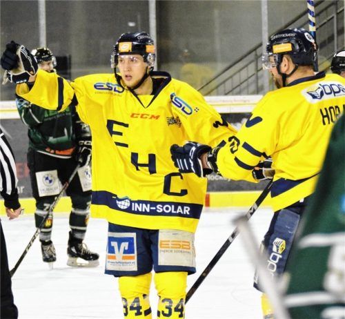 Leon Decker (links) ist aktuell der beste EHC-Scorer in den laufenden Playoffs. Der Einsatz von Daniel Hora (rechts) ist im Halbfinale noch nicht gesichert.Foto Paolo del Grosso