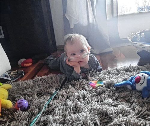 Maksim ist 15 Monate alt, hat einen Herzfehler und leidet zudem an Lungenhochdruck und Trisomie 21.Foto Privat