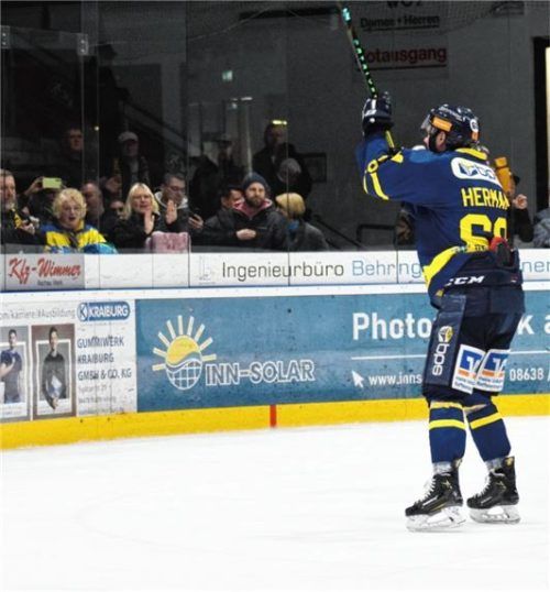 Martin Herman ließ sich nach dem Spiel von den Fans feiern. Foto Paolo del Grosso