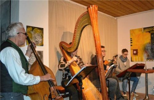 Mystisch-nordische Klänge der Gruppe „Truggvällah“ waren am Bergener Brettl zu hören. Foto  Eder