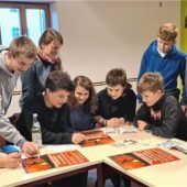 Kreuzweg der Generationen vermittelt Osterbotschaft