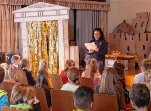 Pastoralreferentin Claudia Stadler organisierte den Ablauf des abwechslungsreichen Tages. Foto RE