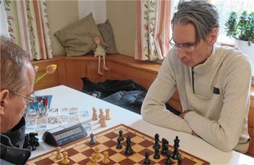 Pegasusspieler Klaus Poetsch, der mit seinem Sieg an Brett eins den Erfolg zum Pokalgewinn einleitete.Foto re