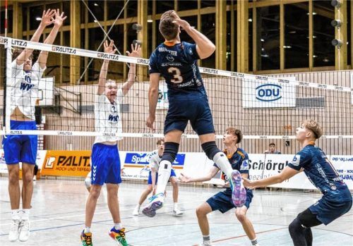 Pünktlich zum Saisonende ist „Capitano“ Tom Brandstetter wieder fit: Gegen den VCO München hatte Mühldorfs Nummer 3 schon einen längeren Einsatz.Foto Fabian Bartsch