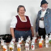 Eine bunte Vielfalt an Osterkerzen