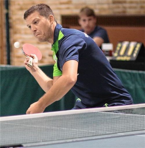 SBR-Kapitän Wolfgang Hundhammer war zwar im Doppel und ersten Einzel erfolgreich, musste dann aber das zweite Einzel verletzungsbedingt abgeben.Foto Gerhard Erlich