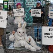Peta plant Protestaktion gegen den Verkauf von Tieren im Garten-Center