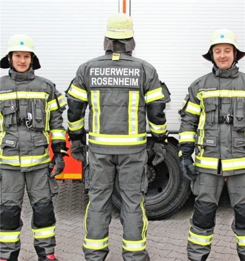 Seit dieser Woche sind Rosenheims Feuerwehrleute mit der neuen Kleidung im Einsatz.Foto Binder