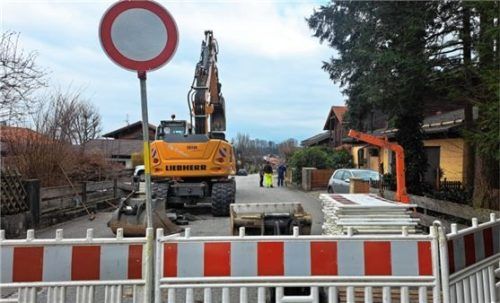 Seit gestern können Autofahrer nicht mehr durch die Hochriesstraße fahren.Foto  Strim