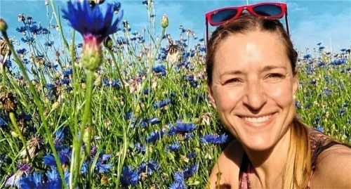 Sie liebt die Natur und hat ihr Wissen und vor allem das ihrer Oma Erna jetzt in einem Buch festgehalten: Stefanie Hertel.Foto re