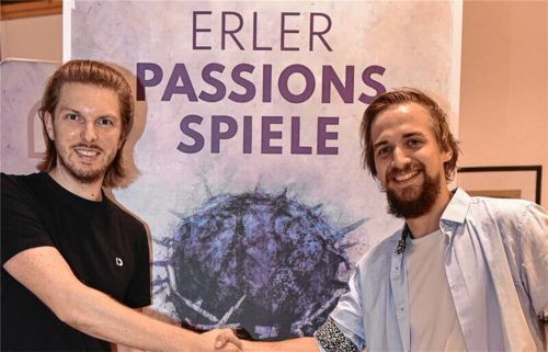 Sie sind beide Jesus: Christoph Esterl (links) und Stefan Pfisterer.Foto PASSIONSSPIELE ERL