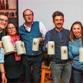 Almstadel und uriges Holz-Festzelt