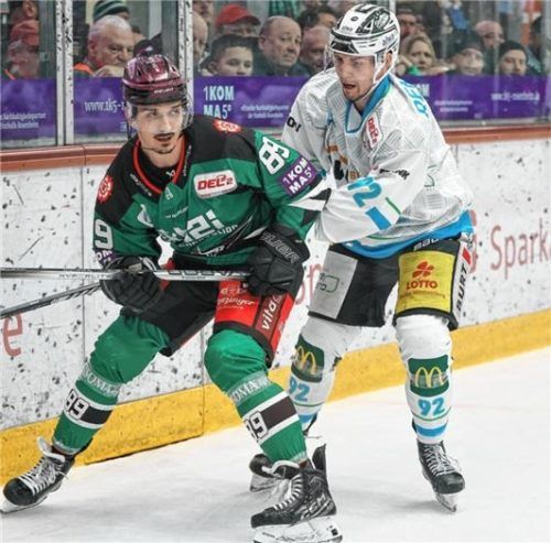 Stefan Reiter (links) wird die Starbulls nach zwei Spielzeiten verlassen.Foto Christian Mühlhofer