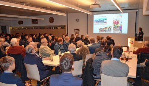 Vorsitzender Markus Paukert berichtete über die Vereinsaktivitäten des vergangenen Jahres. Foto Leonhard Sedlbauer
