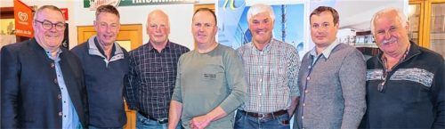 Vorstandsneuwahl des WBV (von links) Rüdiger Langanke, Hans Linder, Georg Feicht, Georg Hartig, Sepp Schwaiger, Hubert Estner und Werner Mikesch.Foto re