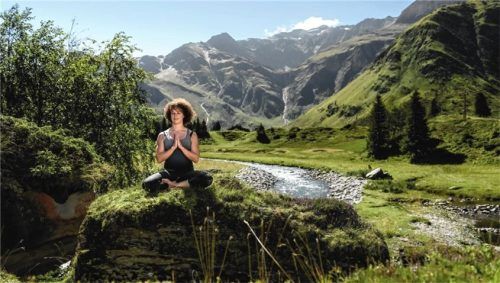 Zum 10. Mal findet der Gasteiner Yogafrühling statt. Auf Interessierte wartet ein vielfältiges Angebot mit verschiedenen Yoga-Stilen. Foto  Gasteinertal Tourismus GmbH, Marktl Photography