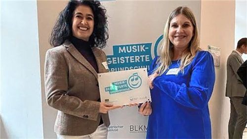 Zwei der Kolleginnen, die sich an der Grundschule Bernau seit Jahren im Bereich Musik besonders engagieren, sind (links) Konrektorin Petra Matthes und Lehrerin Kathrin Suter.Foto Grundschule Bernau