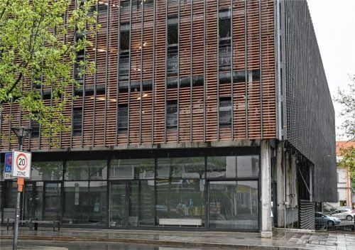 22 Jahre hatte das chinesische Restaurant „Hong Long“ seinen Sitz am Busbahnhof. Jetzt gibt es Pläne für eine Zwischenlösung. Was genau vorgesehen ist, verrät GRWS-Geschäftsführer Dr. Uwe Heller. Foto Peter Schlecker