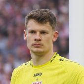 Papa Neuer drängt zurück ins Tor