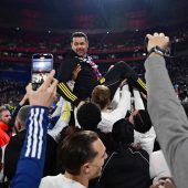 Platzsturm: Lyon feiert Finaleinzug