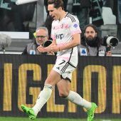 Juventus zieht gegen Lazio ins Finale ein Spurs verlieren Punkte im Derby Kein Endspiel für Schmidt und Benfica