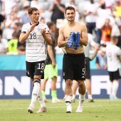 Gruß an Goretzka und Hummels