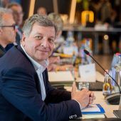 Pokern und Ringen ums 49-Euro-Ticket